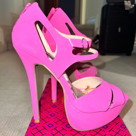 Hot Pink WildDive Heels - Picture 5 of 5